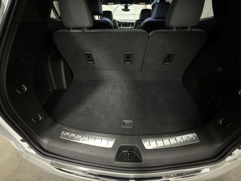 Used 2024 Buick Enclave Premium AWD/4WD image 16