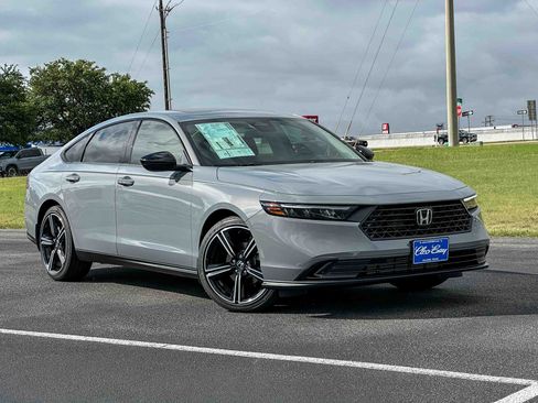 New 2026 Honda Accord SE image 2