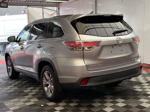 Used 2015 Toyota Highlander XLE AWD/4WD image 4