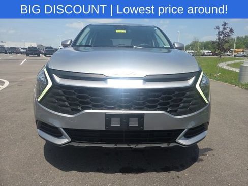 Used 2023 Kia Sportage LX AWD/4WD image 3