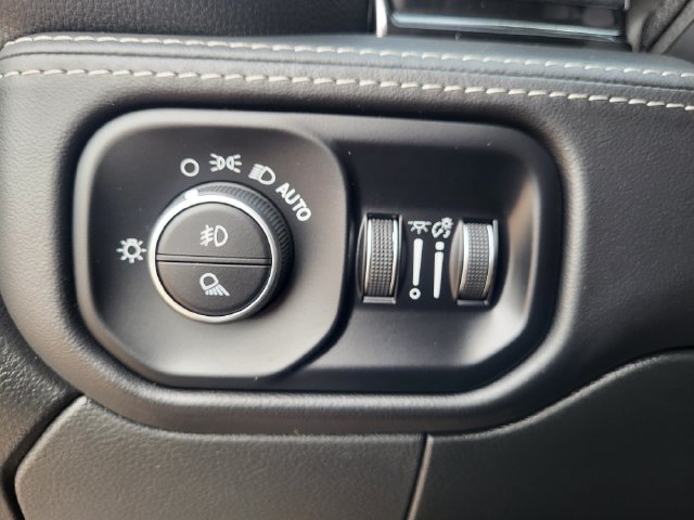 Used 2024 RAM 3500 Limited AWD/4WD image 21