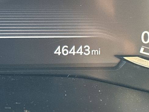 Used 2025 Genesis G70 2.5T RWD image 27
