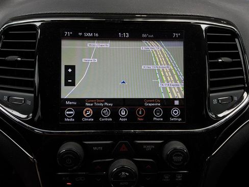 Used 2021 Jeep Grand Cherokee Limited AWD/4WD image 34