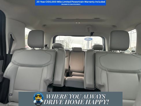 New 2026 Ford Expedition Active RWD image 19