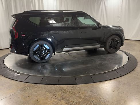 New 2026 Kia EV9 GT-Line image 2