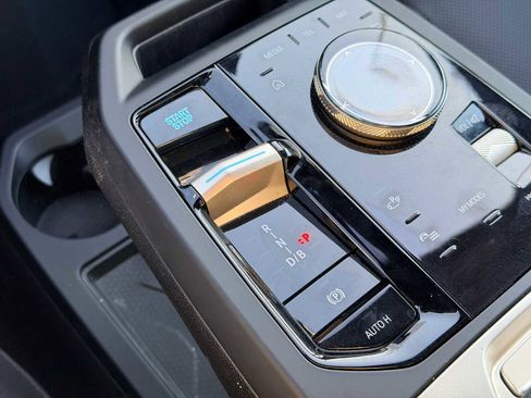 Used 2023 BMW iX xDrive50 w/ Sport Package image 31