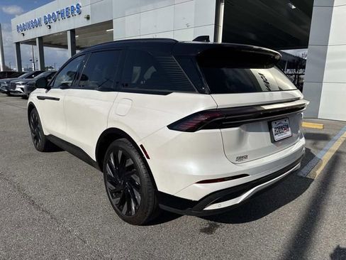 New 2026 Lincoln Nautilus Reserve w/ Jet Appearance Package image 5