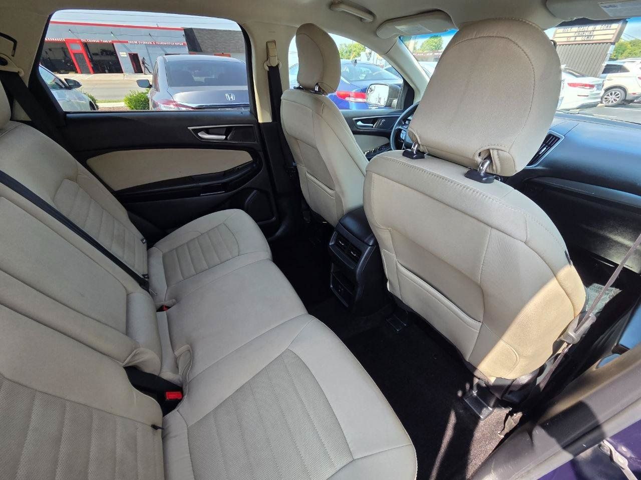 Used 2016 Ford Edge SE FWD image 18