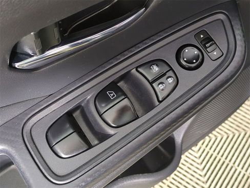 Used 2023 Nissan Versa SV image 21