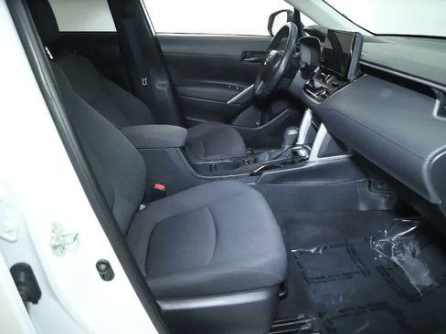 Certified 2023 Toyota Corolla Cross LE AWD/4WD image 32