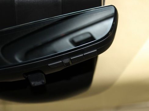 Used 2025 GMC Yukon Denali w/ Advanced Technology Package image 52