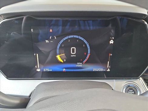 Used 2025 Chevrolet Trax LT FWD image 11