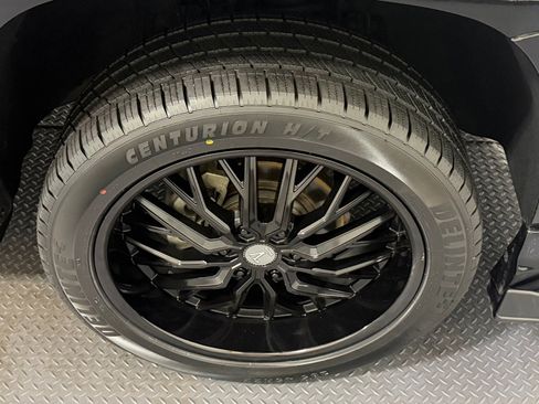 Used 2015 Cadillac Escalade ESV Platinum AWD/4WD image 19