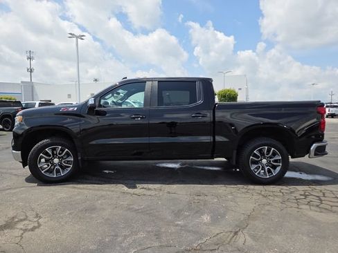 Used 2024 Chevrolet Silverado 1500 LT AWD/4WD image 11