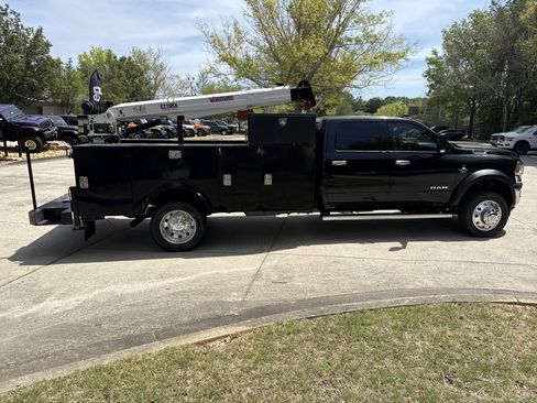 Used 2021 RAM 5500 Tradesman w/ Chrome Appearance Group AWD/4WD image 8