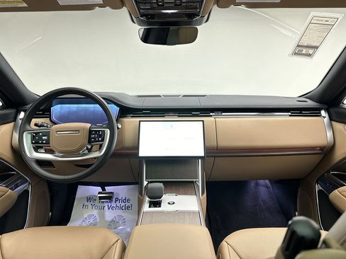 Used 2024 Land Rover Range Rover Long Wheelbase SE AWD/4WD image 13
