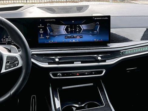 Used 2026 BMW X7 xDrive40i w/ M Sport Package image 7