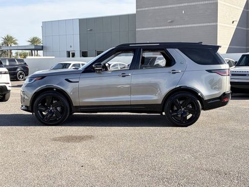 Used 2025 Land Rover Discovery Dynamic SE image 31