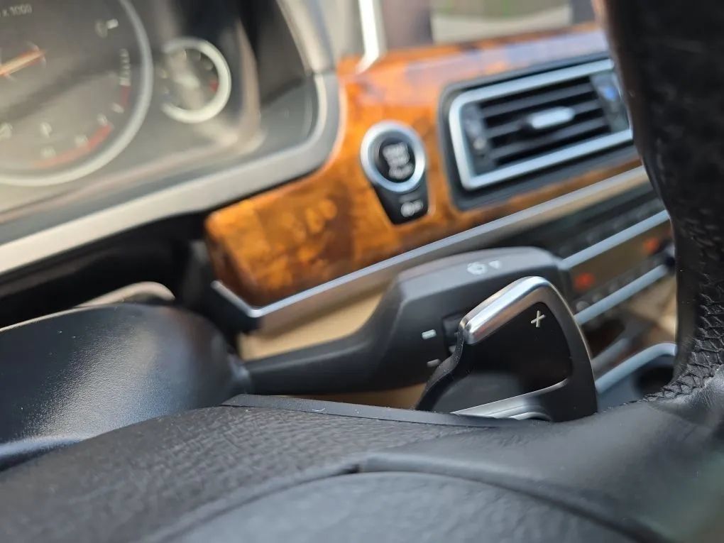 Used 2015 BMW 750Li RWD image 22