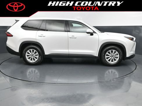 New 2026 Toyota Grand Highlander XLE FWD image 6