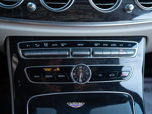 Used 2019 Mercedes-Benz E 300 w/ Premium 1 Package image 33