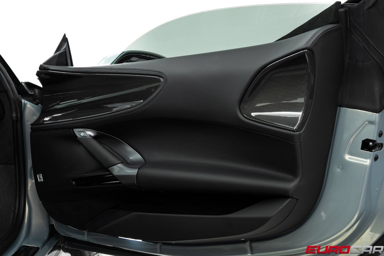 Used 2022 Ferrari SF90 Stradale AWD/4WD image 28