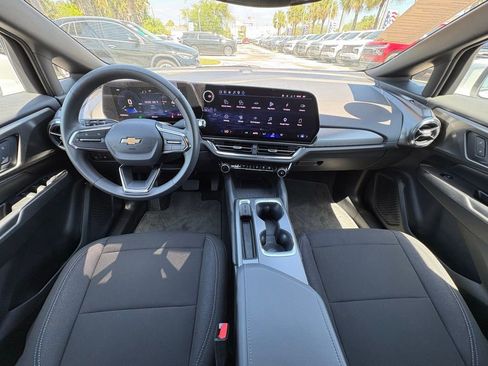 Used 2026 Chevrolet Equinox EV LT FWD image 21