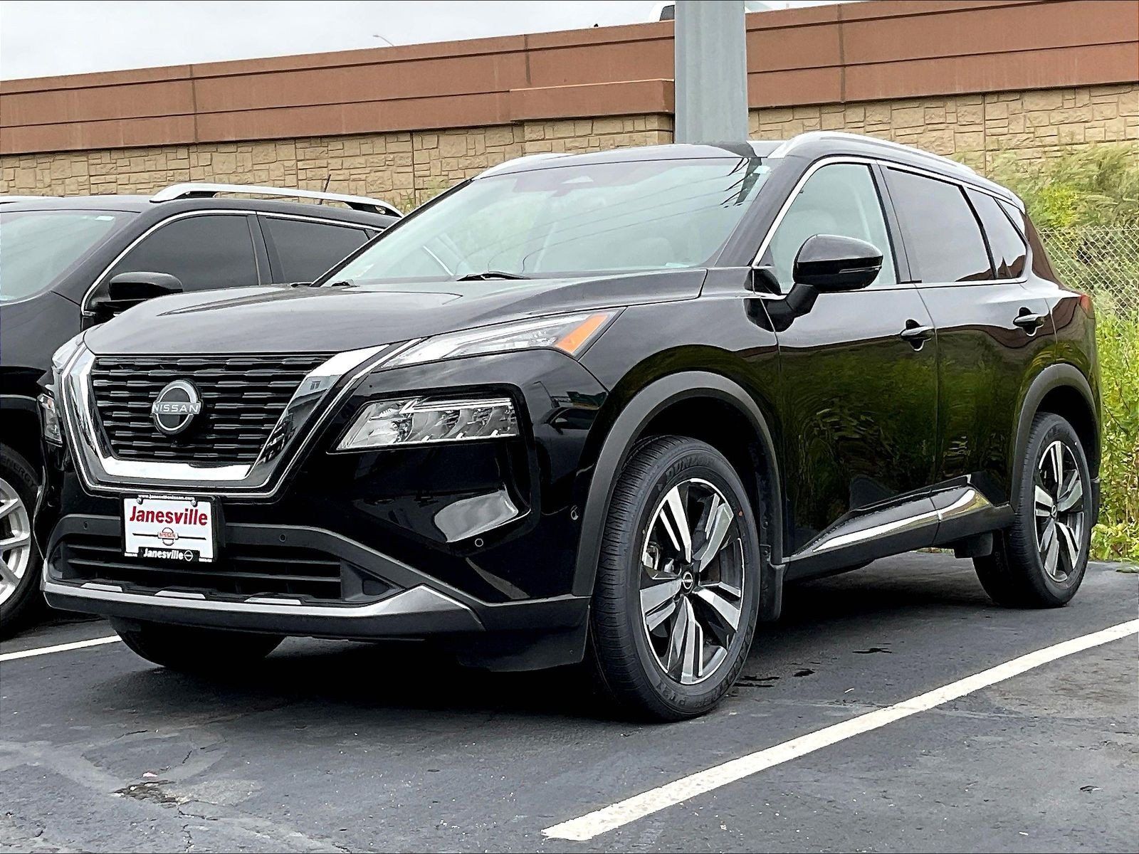 Certified 2023 Nissan Rogue SL w/ SL Premium Package AWD/4WD image 2