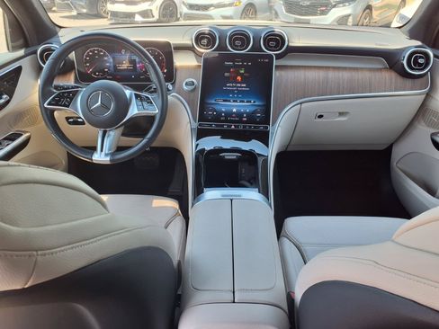 Used 2024 Mercedes-Benz GLC 300 image 16