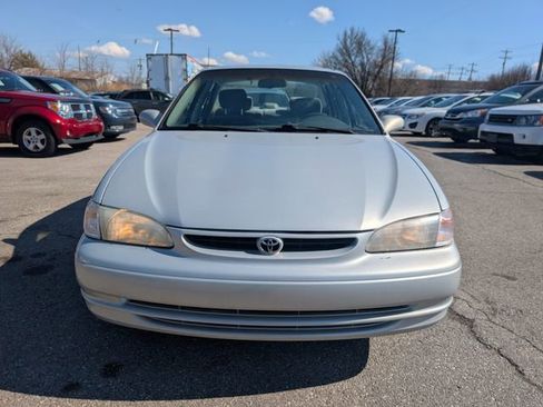 Used 2000 Toyota Corolla image 2