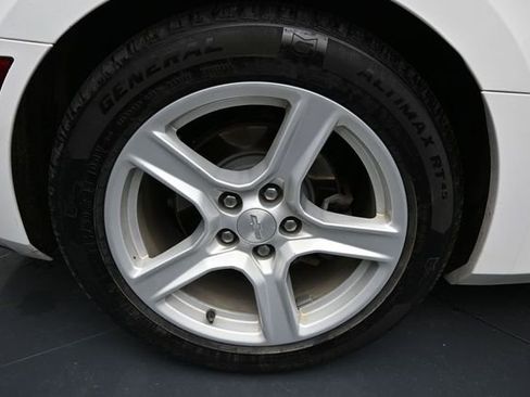 Used 2017 Chevrolet Camaro LT w/ Technology Package image 14