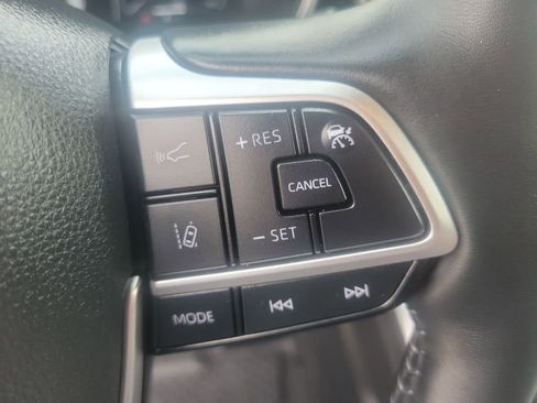 Used 2023 Toyota Highlander Platinum image 29