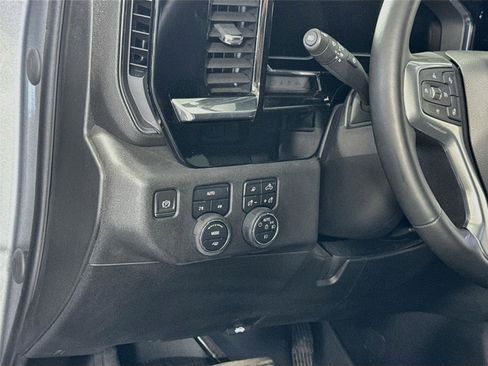 Used 2023 Chevrolet Silverado 1500 RST w/ Redline Edition AWD/4WD image 4
