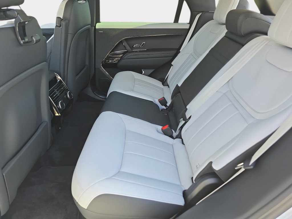 New 2027 Land Rover Range Rover Sport Battersea AWD/4WD image 15