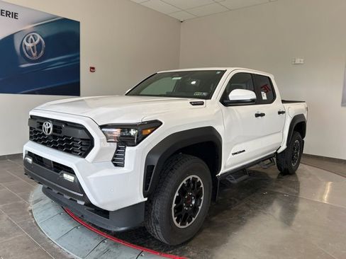 New 2025 Toyota Tacoma TRD Off-Road image 2