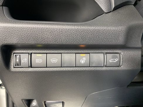 Used 2024 Toyota RAV4 SE image 25