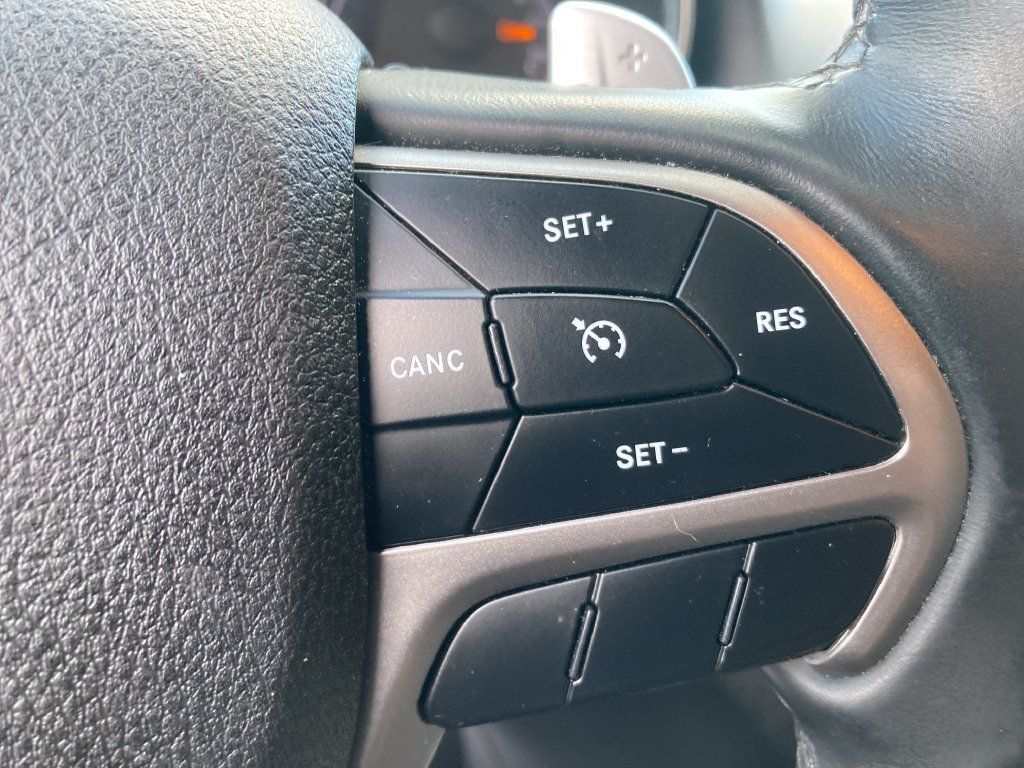 Used 2017 Jeep Grand Cherokee Altitude AWD/4WD image 40