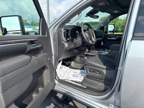 New 2026 Chevrolet Silverado 2500 LTZ w/ LTZ Plus Package AWD/4WD image 13