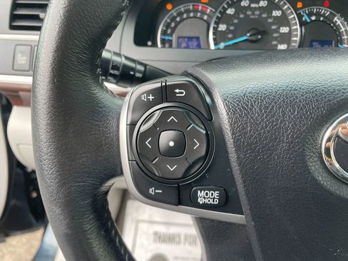 Used 2014 Toyota Camry XLE w/ Leather Package FWD image 16