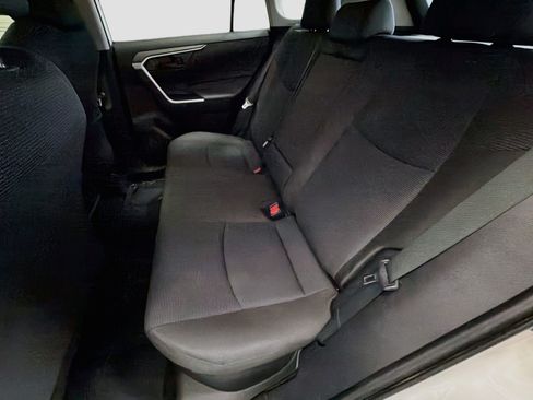 Used 2022 Toyota RAV4 LE AWD/4WD image 13