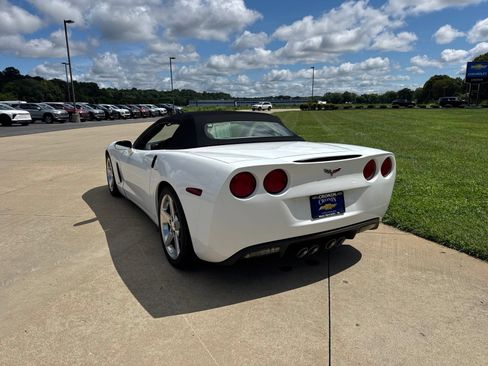 Used 2006 Chevrolet Corvette Convertible w/ Preferred Equipment Group RWD image 9