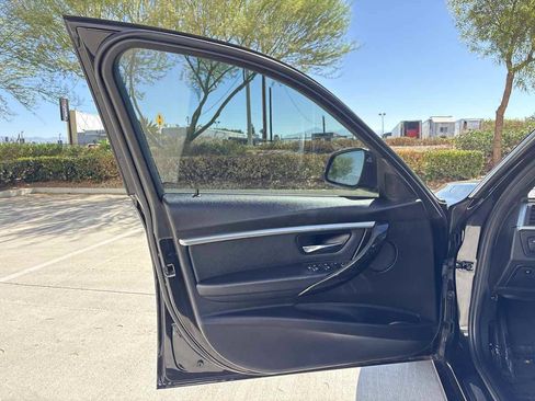 Used 2018 BMW 330i xDrive Sedan AWD/4WD image 20