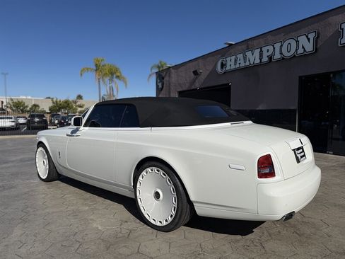 Used 2015 Rolls-Royce Phantom Drophead Coupe image 3