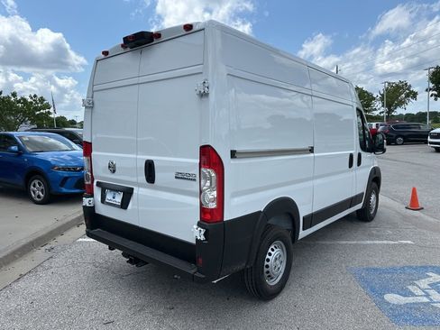 New 2025 RAM ProMaster 2500 w/ Convenience Group image 29