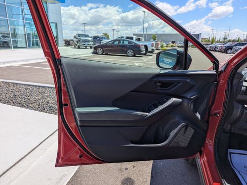 Used 2025 Subaru Crosstrek 2.0i Premium AWD/4WD image 10