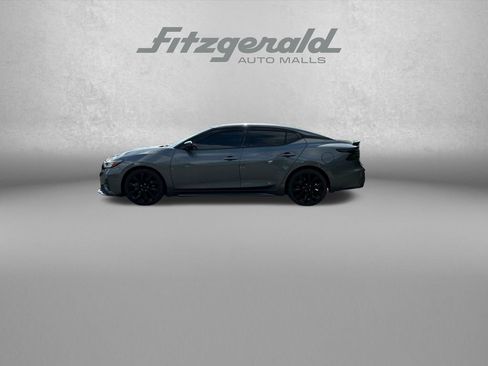 Used 2021 Nissan Maxima SR w/ Sport Mat Group FWD image 4