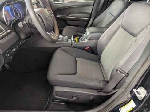 Used 2022 Chrysler 300 Touring w/ Sport Appearance Package RWD image 12