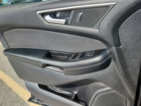 Used 2016 Ford Edge SEL AWD/4WD image 9