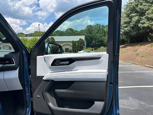 Used 2025 Chevrolet Suburban Premier w/ Sun And Tow Package RWD image 67