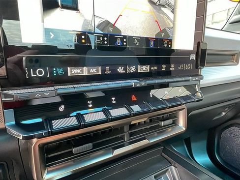 Used 2024 GMC Hummer EV 3X w/ Omega Edition image 20